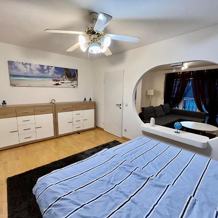 וינה Traum Apartment Mit Pool+Balkon מראה חיצוני תמונה