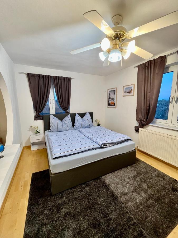 וינה Traum Apartment Mit Pool+Balkon מראה חיצוני תמונה